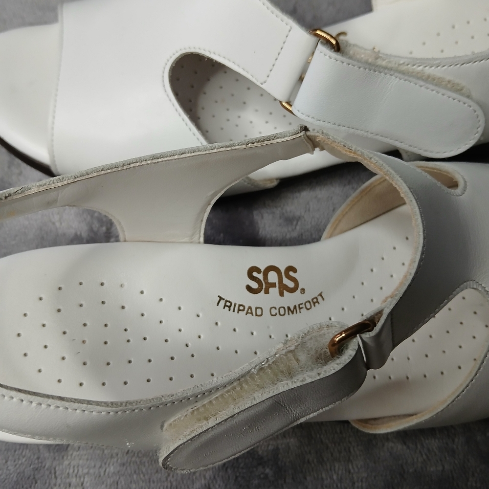 SAS‎ White Leather Sandals - Picture 11 of 16